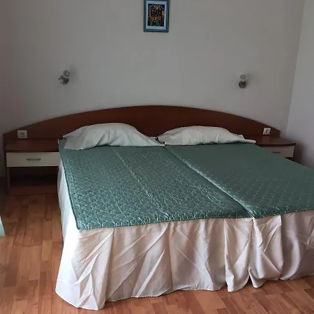 Family Hotel Africana 3*