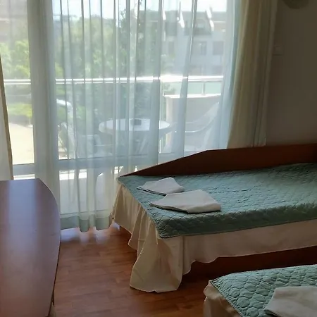 Family Hotel Africana 3*