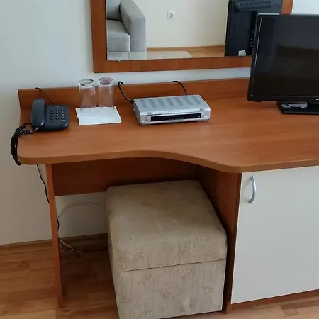 فندق Family Hotel Africana 3*