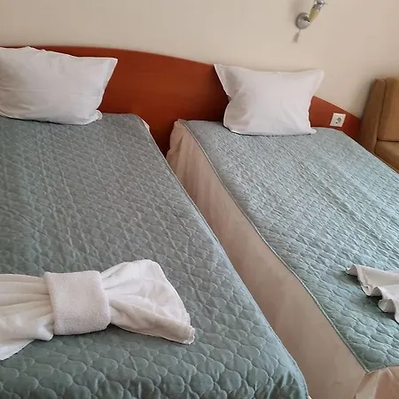 Family Hotel Africana فندق سفيتي فلاس