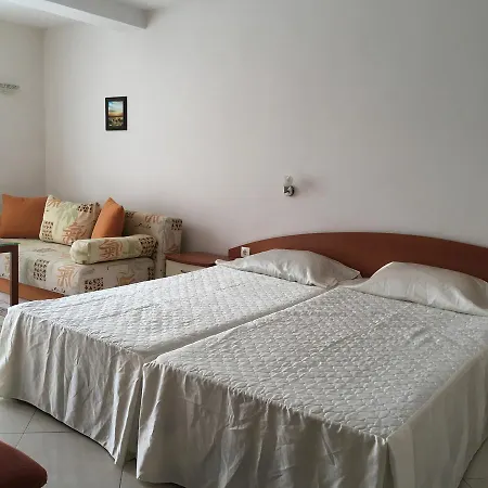 Family Hotel Africana فندق 3*