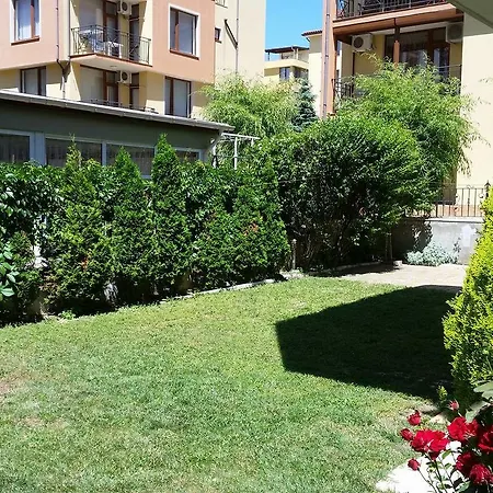 Family Hotel Africana فندق
