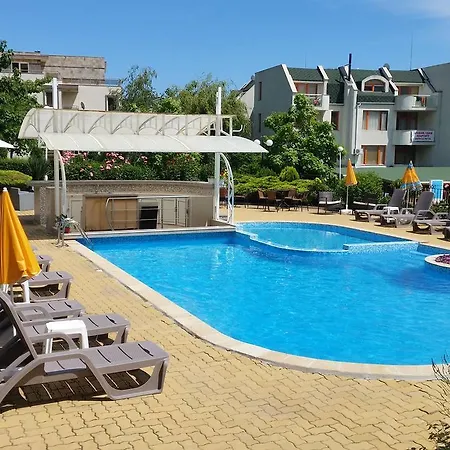 Family Hotel Africana 3*