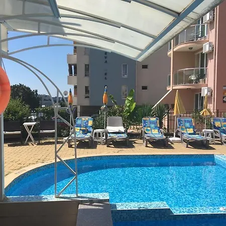 Family Hotel Africana فندق 3*