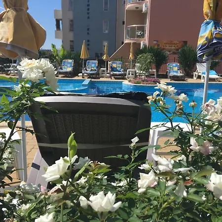 Family Hotel Africana 3*